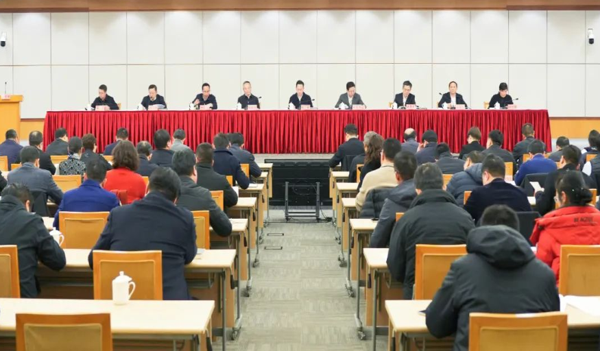 齐心协力推动营商环境迈上新台阶！奉贤区举行2025年优化营商环境建设大会