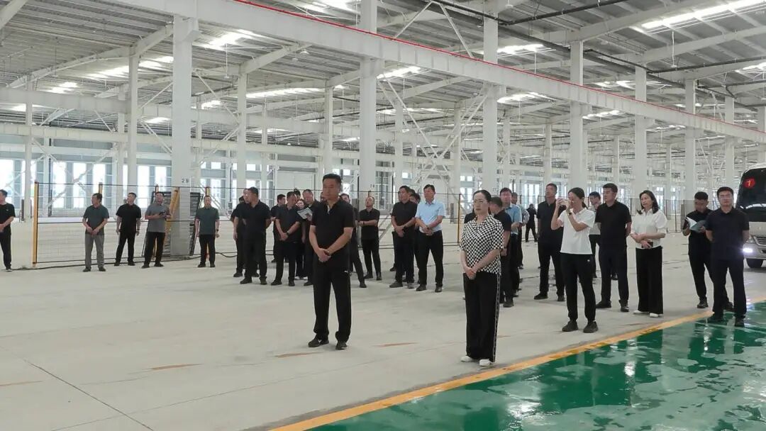 2025年全县工业项目现场推进会召开