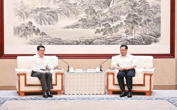 重庆市与中国铁塔股份有限公司签署战略合作框架协议