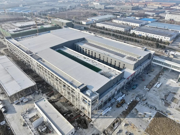 全县重特大项目和民生实事现场观摩举行