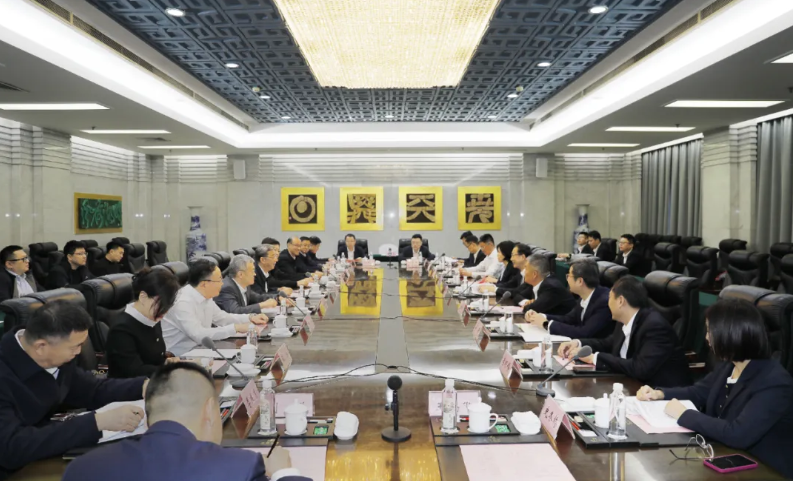 孙斌与工银金融资产投资有限公司客人座谈