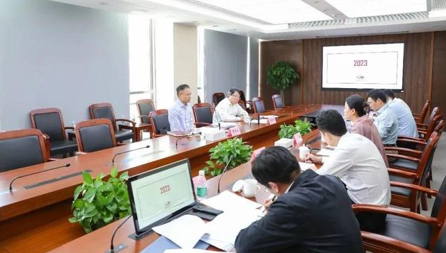 为临港科创城建设汇聚顶尖力量，管委会领导专题走访调研科创孵化机构