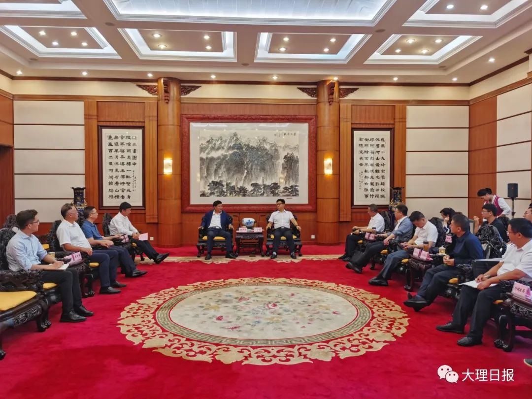 陈真永与中信戴卡集团首席专家梅兴龙一行举行工作座谈
