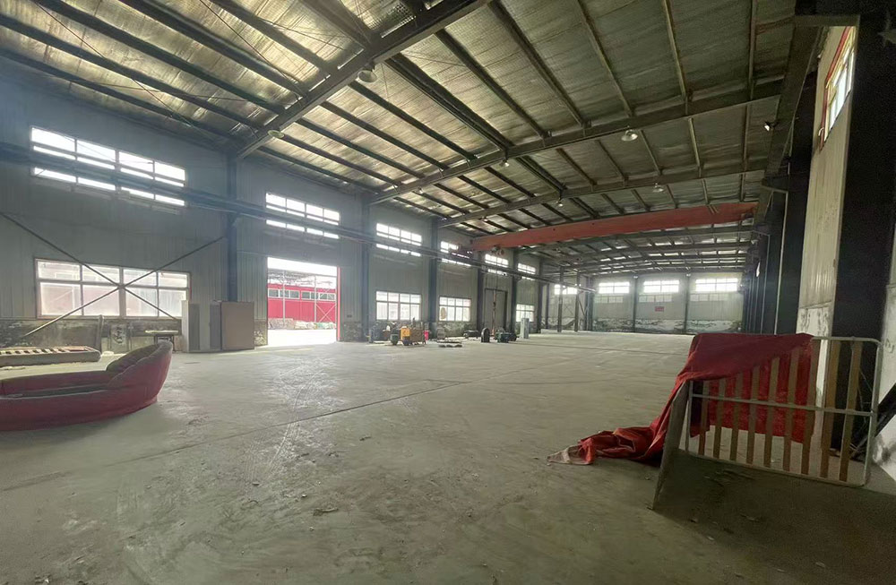 武清区南蔡村镇1900平厂房出租-独门独院-带天车