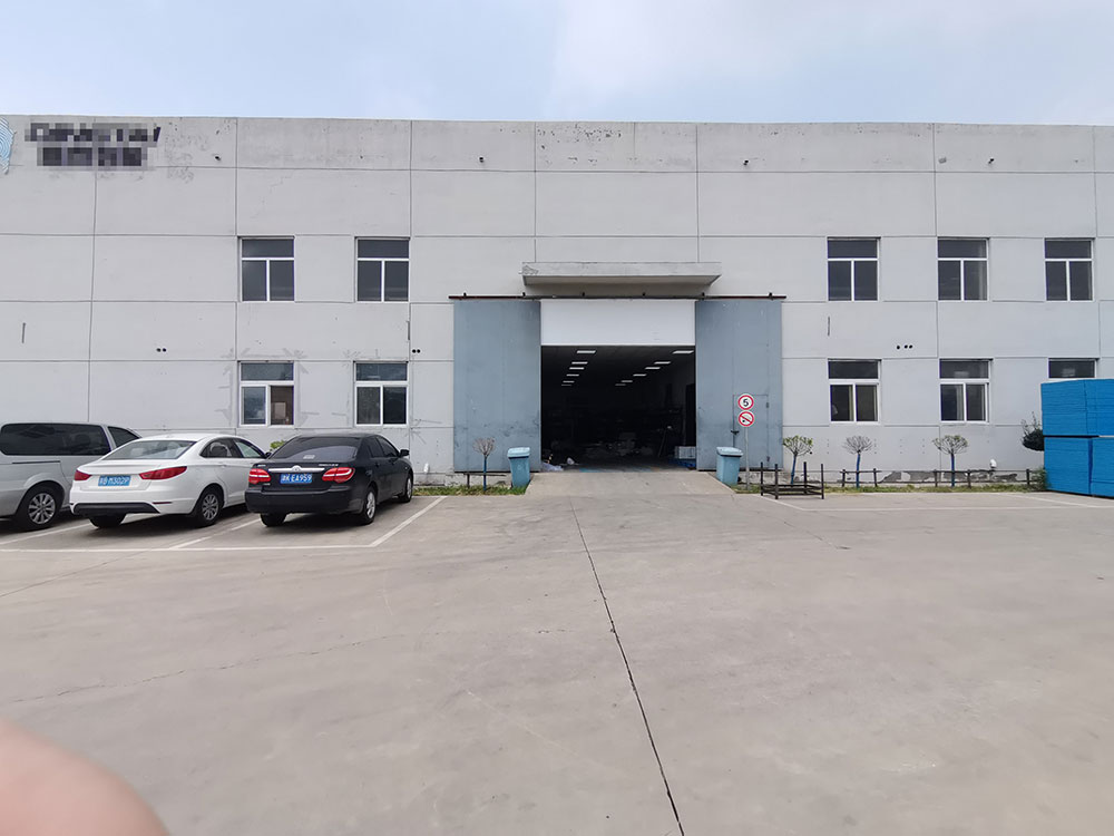 天津宝坻塑料制品工业区12800平厂房出租-可进大车